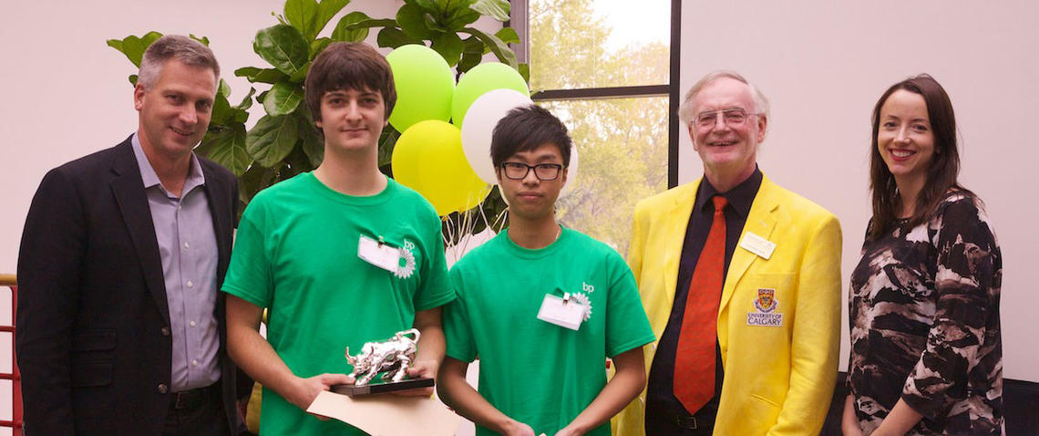 Del Robostan (Senior vice president, global oil, BP Canada), Taylor Ronsky (first place winner), Jason Chen (second place winner), Gordon Sick (Haskayne finance professor), Zoe Anderson (Manager, Market Analysis Canada, BP Canada). 