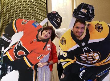 Hong Kong alumni at Calgary Flames vs Boston Bruins hockey game in Beijing in 2018