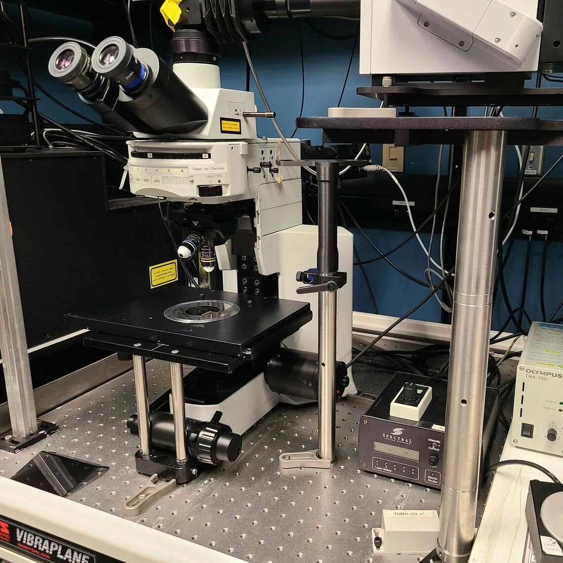 Photo of Quorum Spinning Disk microscope in LCI