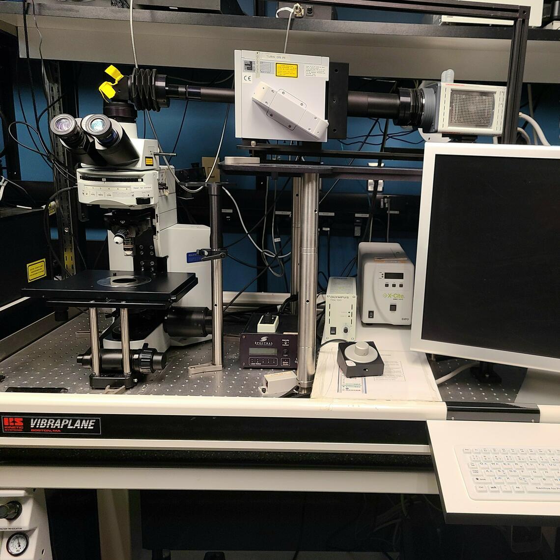 Photo of Quorum Spinning Disk microscope in LCI